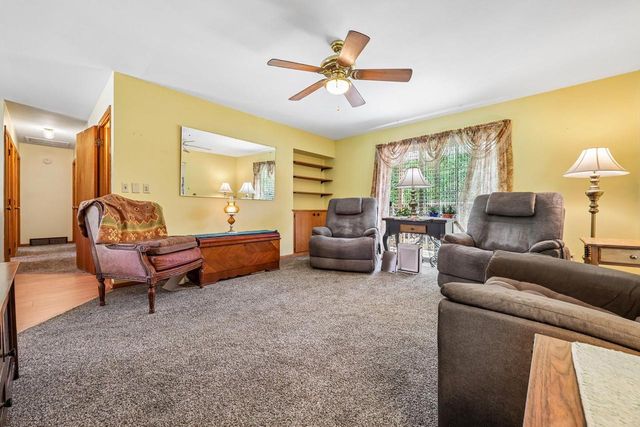 135 Riverview Heights, Mayville, WI 53050