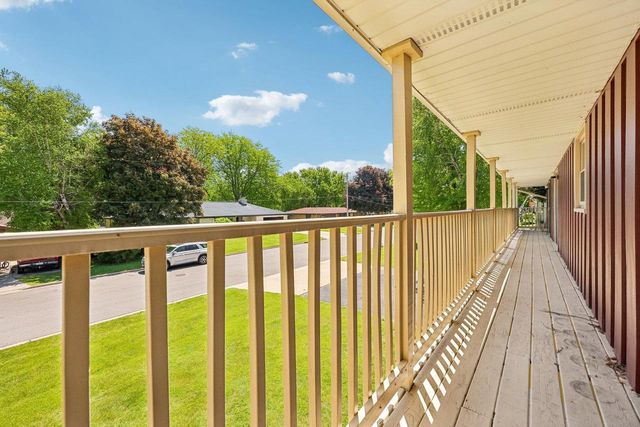 135 Riverview Heights, Mayville, WI 53050