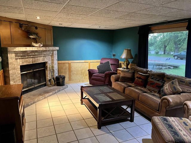 135 Riverview Heights, Mayville, WI 53050