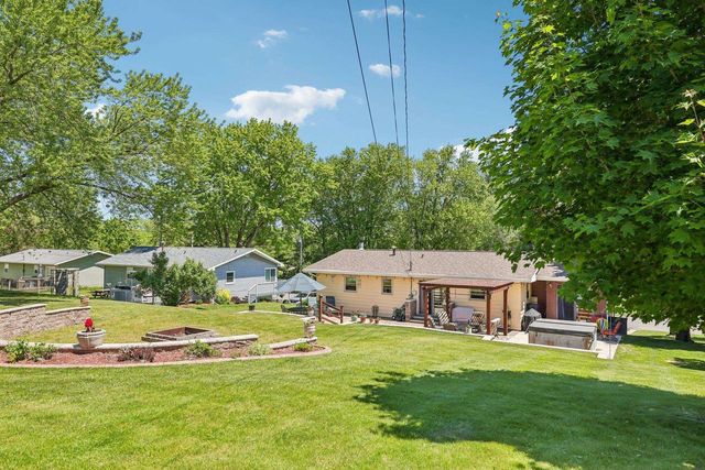135 Riverview Heights, Mayville, WI 53050