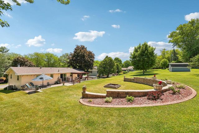 135 Riverview Heights, Mayville, WI 53050