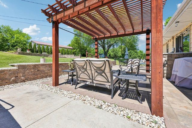 135 Riverview Heights, Mayville, WI 53050
