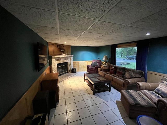 135 Riverview Heights, Mayville, WI 53050