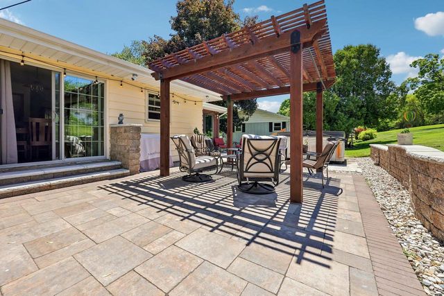 135 Riverview Heights, Mayville, WI 53050