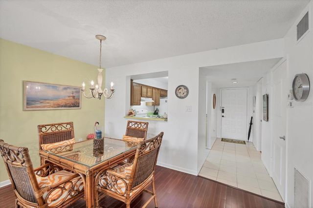 5216 LAKE VILLAGE DRIVE 71, Sarasota, FL 34235