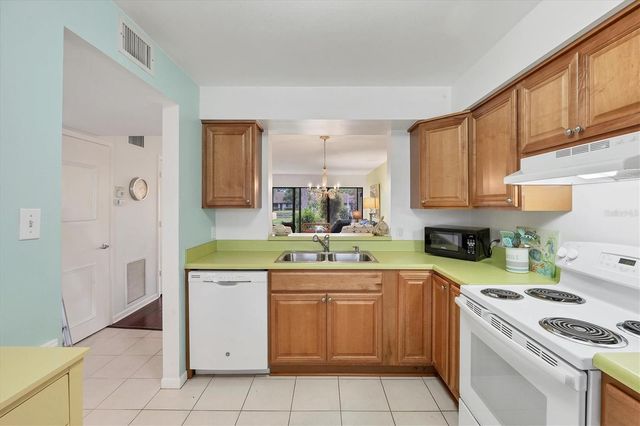 5216 LAKE VILLAGE DRIVE 71, Sarasota, FL 34235