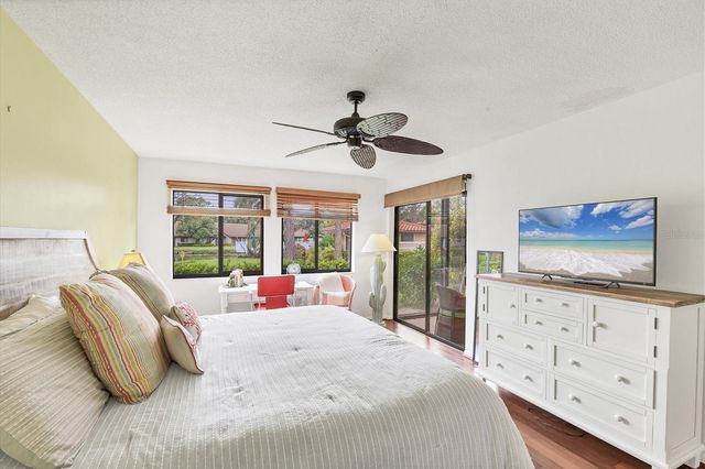 5216 LAKE VILLAGE DRIVE 71, Sarasota, FL 34235