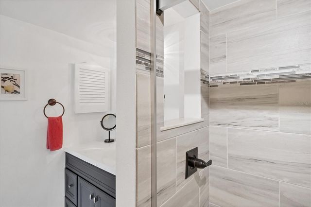 5216 LAKE VILLAGE DRIVE 71, Sarasota, FL 34235
