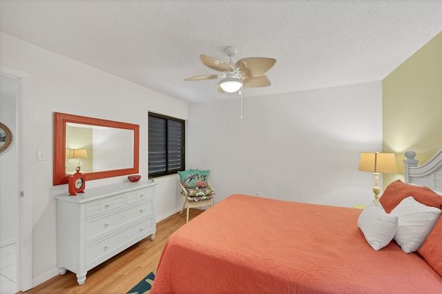 5216 LAKE VILLAGE DRIVE 71, Sarasota, FL 34235