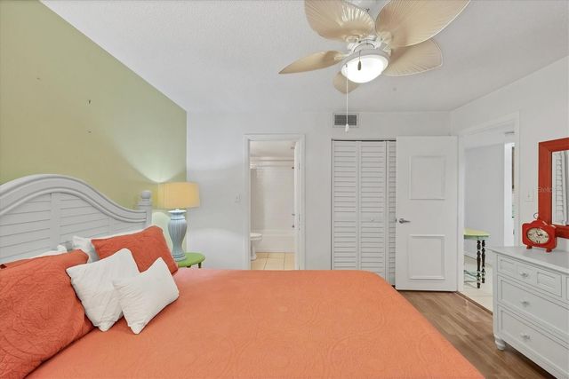 5216 LAKE VILLAGE DRIVE 71, Sarasota, FL 34235