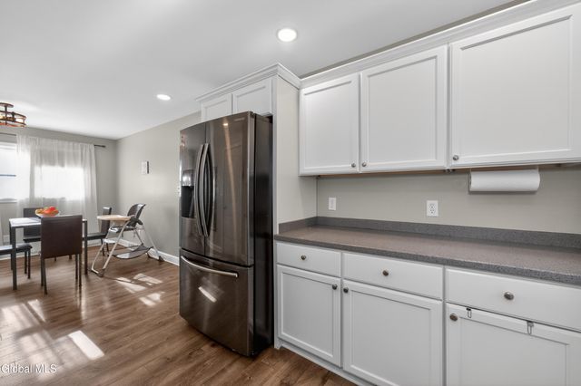 9 Mullen Drive, Rotterdam, NY 12306