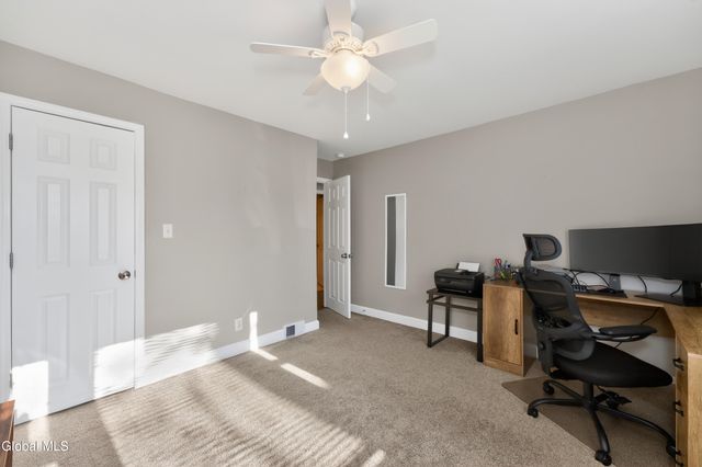 9 Mullen Drive, Rotterdam, NY 12306