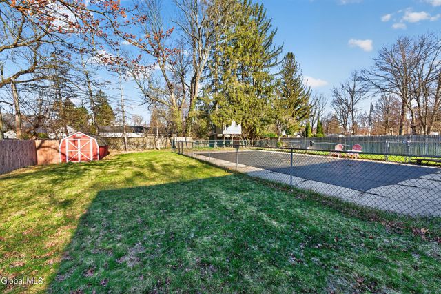 9 Mullen Drive, Rotterdam, NY 12306