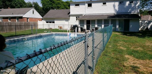 9 Mullen Drive, Rotterdam, NY 12306