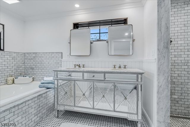 53 Oakwood Trl, Sparta Twp., NJ 07871