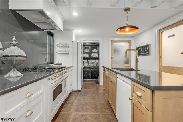 53 Oakwood Trl, Sparta Twp., NJ 07871