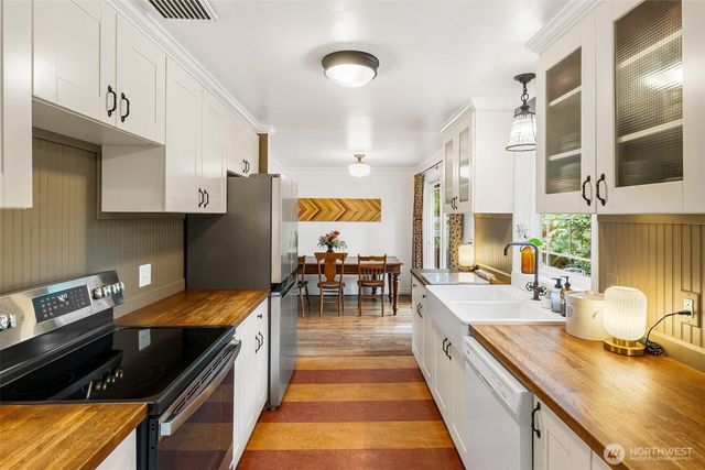 16025 NE 27th Street, Bellevue, WA 98008