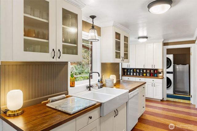 16025 NE 27th Street, Bellevue, WA 98008