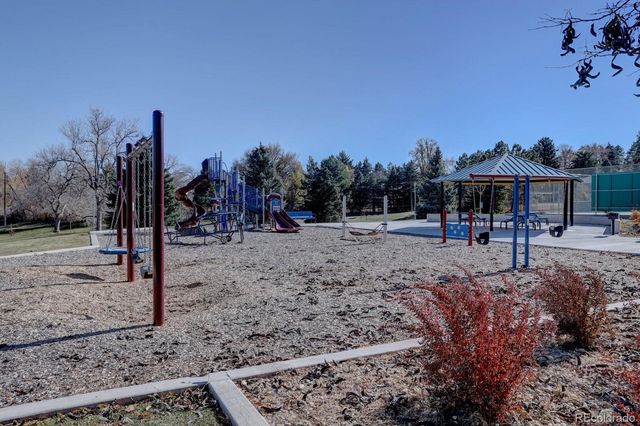 320 S Simms Street, Lakewood, CO 80228