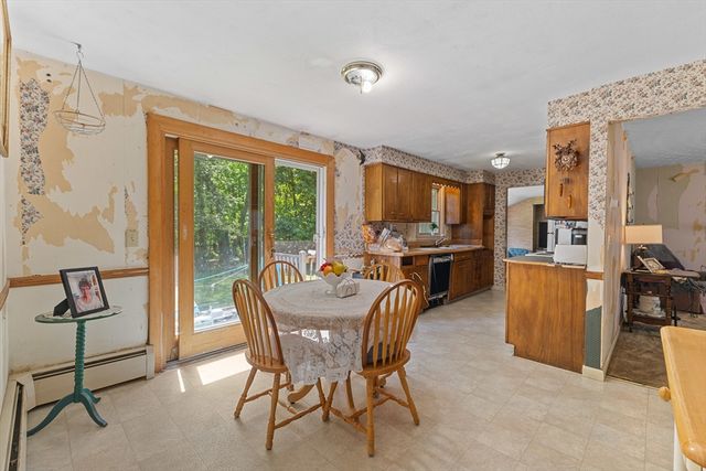 25 Kings Mountain Dr, West Boylston, MA 01583
