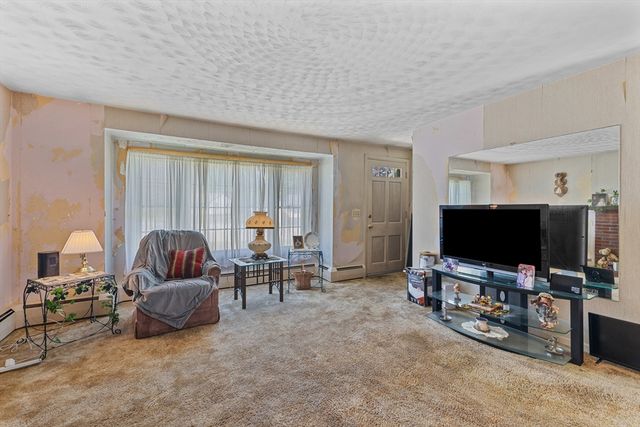 25 Kings Mountain Dr, West Boylston, MA 01583