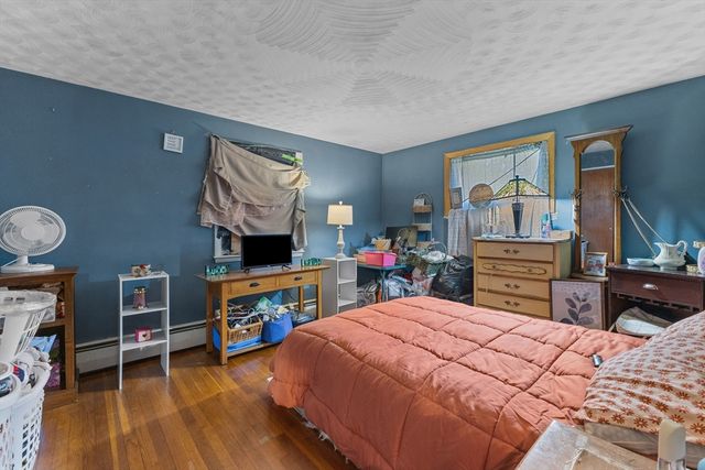 25 Kings Mountain Dr, West Boylston, MA 01583
