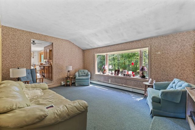 25 Kings Mountain Dr, West Boylston, MA 01583