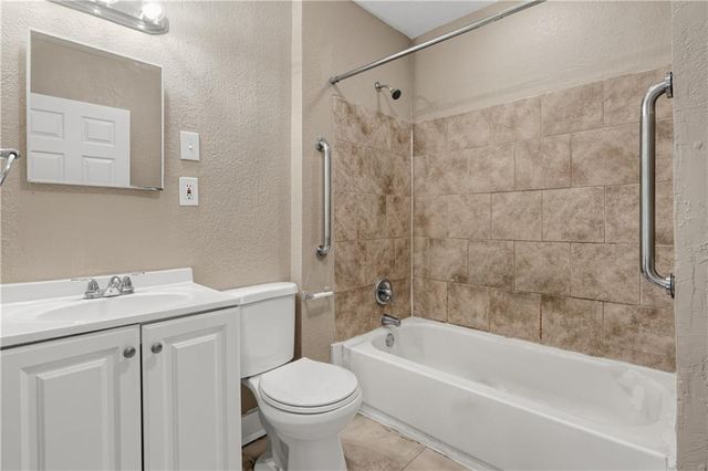 3005 E 32nd Street, Kansas City, MO 64128