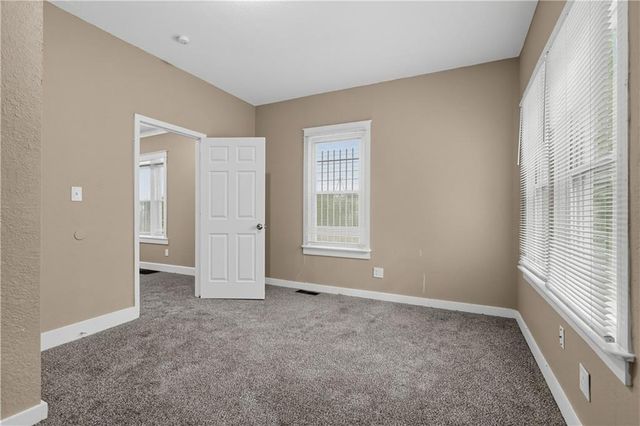 3005 E 32nd Street, Kansas City, MO 64128