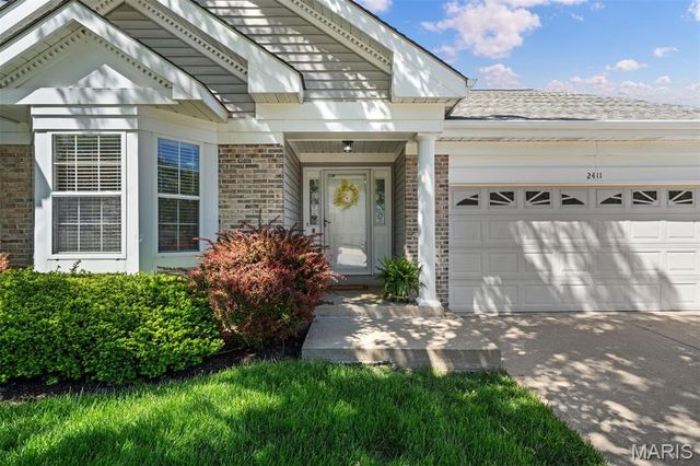 2411 S Lakeridge Court 17, Lake St Louis, MO 63367