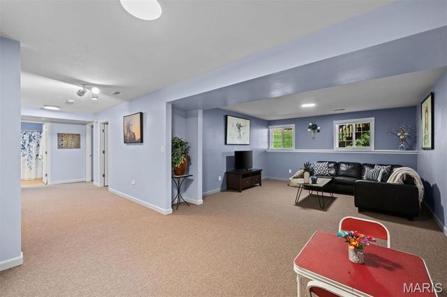 2411 S Lakeridge Court 17, Lake St Louis, MO 63367