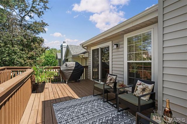 2411 S Lakeridge Court 17, Lake St Louis, MO 63367