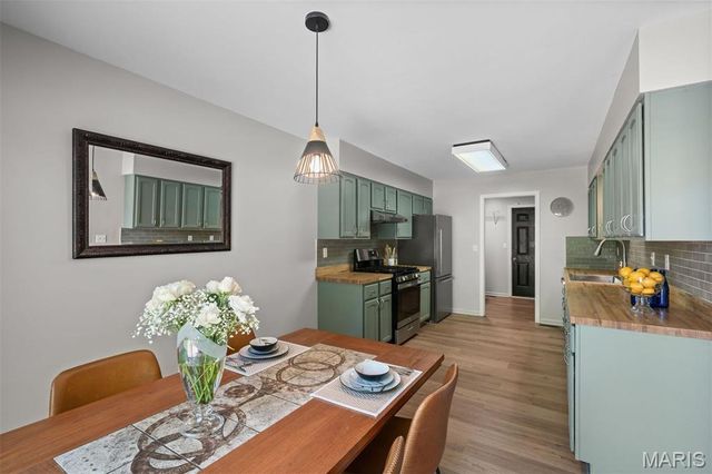 2411 S Lakeridge Court 17, Lake St Louis, MO 63367