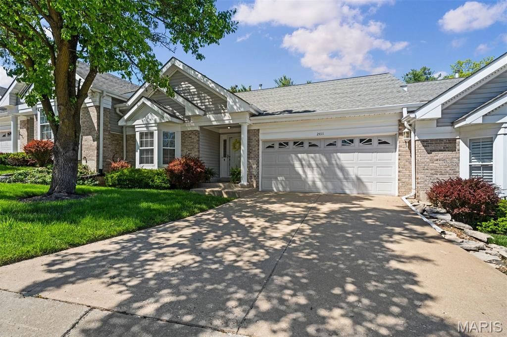 2411 S Lakeridge Court 17, Lake St Louis, MO 63367