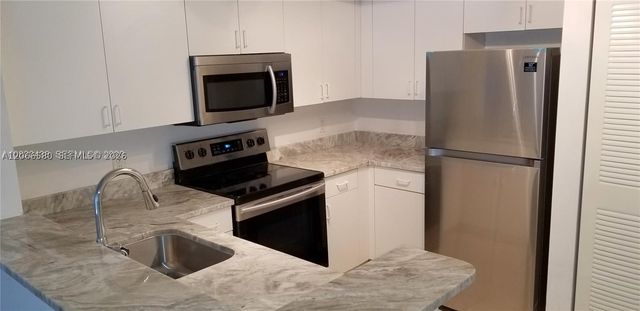 4195 N Haverhill Rd 303, West Palm Beach, FL 33417
