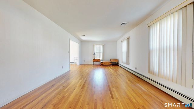 1985 Cutspring Road, Stratford, CT 06614