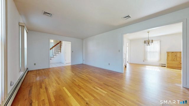 1985 Cutspring Road, Stratford, CT 06614