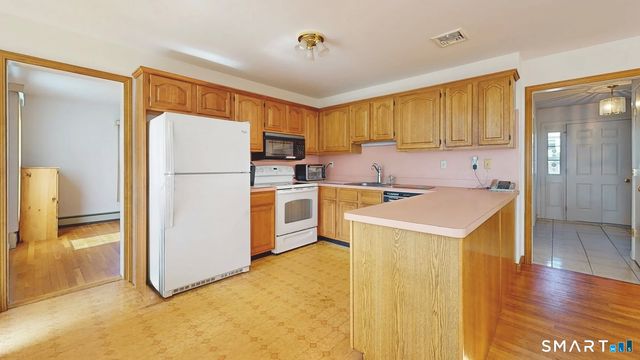 1985 Cutspring Road, Stratford, CT 06614