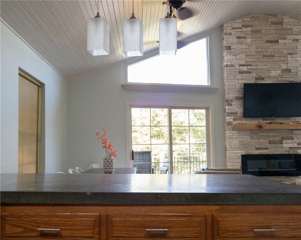 11855 White Oak Drive, Garfield, AR 72732