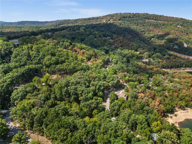 11855 White Oak Drive, Garfield, AR 72732