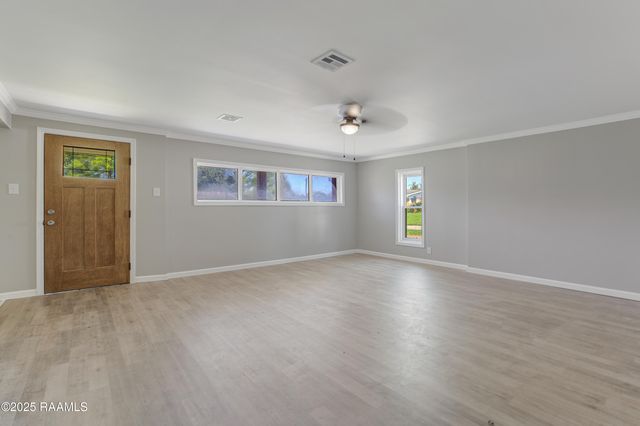 113 Woodcrest Circle, New Iberia, LA 70560