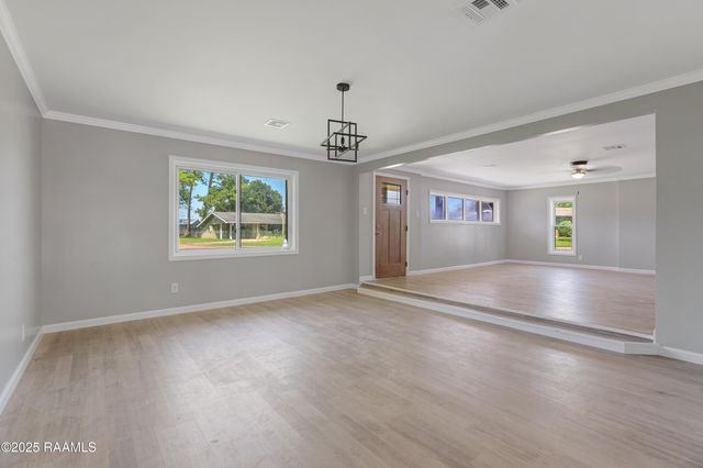 113 Woodcrest Circle, New Iberia, LA 70560
