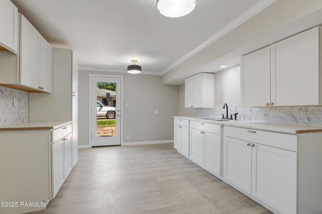 113 Woodcrest Circle, New Iberia, LA 70560
