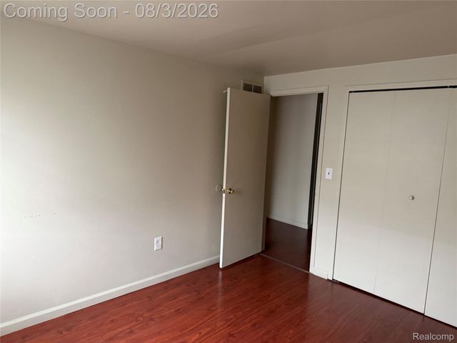 38129 Jamestown Drive, Sterling Heights, MI 48312