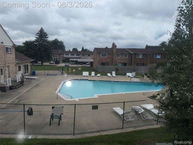38129 Jamestown Drive, Sterling Heights, MI 48312