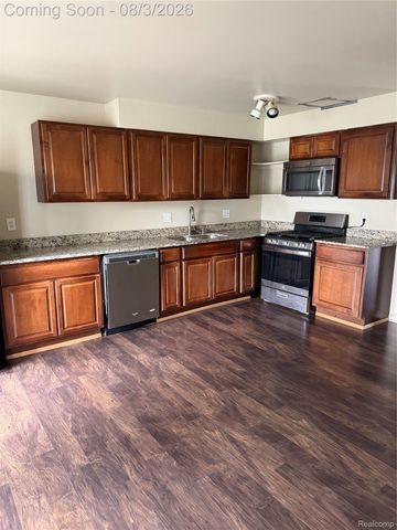 38129 Jamestown Drive, Sterling Heights, MI 48312
