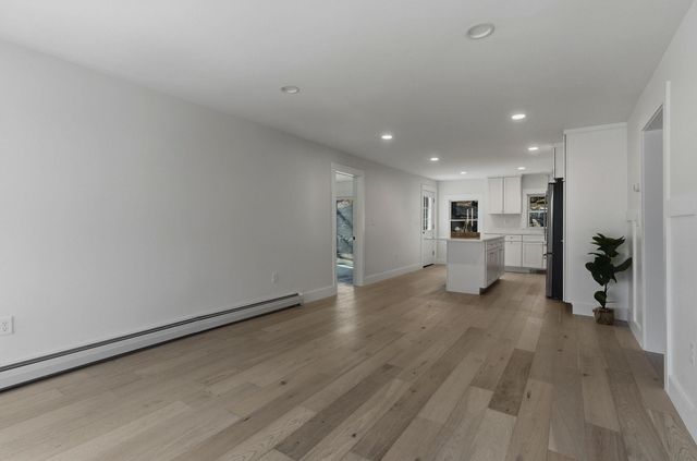 47 MILLVILLE Street, Salem, NH 03079