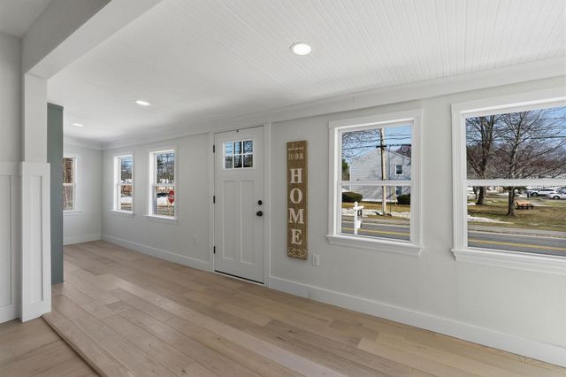 47 MILLVILLE Street, Salem, NH 03079