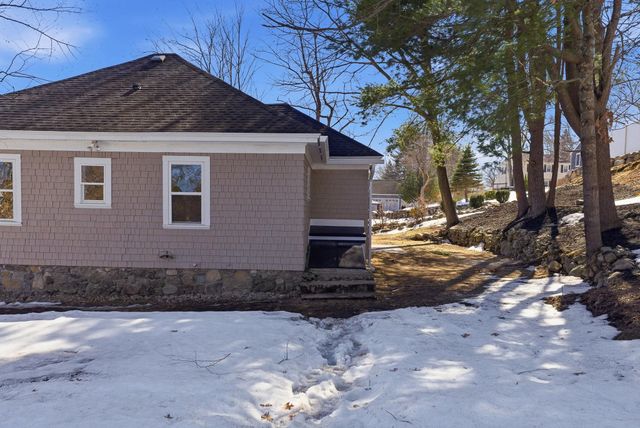 47 MILLVILLE Street, Salem, NH 03079