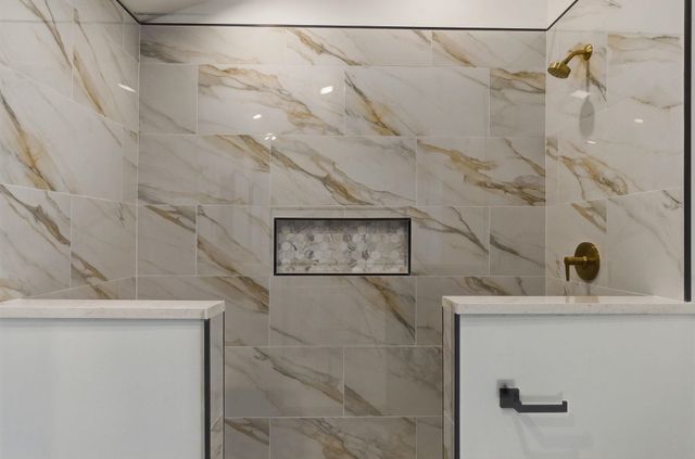 47 MILLVILLE Street, Salem, NH 03079